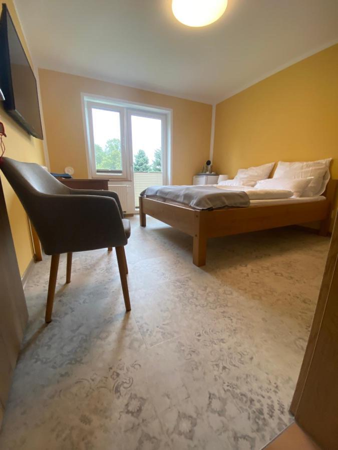 Vorsicht Hotel Deyelsdorf ภายนอก รูปภาพ